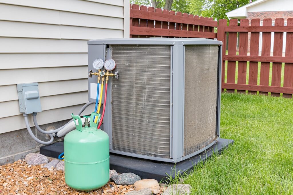 Air conditioning unit refrigerant charging